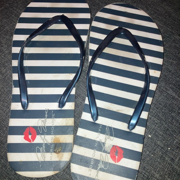 Marilyn Monroe signature series flip flop thong beach sandals ladies size 9.5 - Picture 8 of 9
